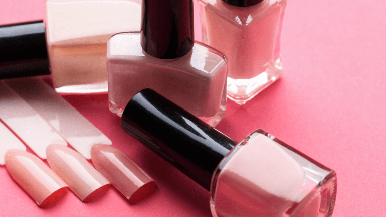 Le Vernis à Ongles : Impact sur Nos Ablutions et Nos Prières